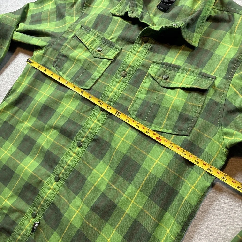 North Face Plaid Snap Button Long Sleeve Button Up Men's S Green 2 Pocket Hiking